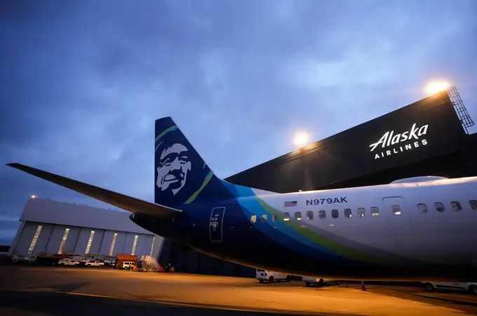 Boeing paga 160 millones de dólares a Alaska Airlines por el incidente provocado por uno de sus aviones en enero