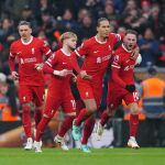 Fútbol/Premier.- (Crónica) El Liverpool mantiene la delantera por la Premier en su batalla con el colista