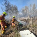 Continúan los trabajos para la extinción del incendio de Vilamarxant (Valencia)