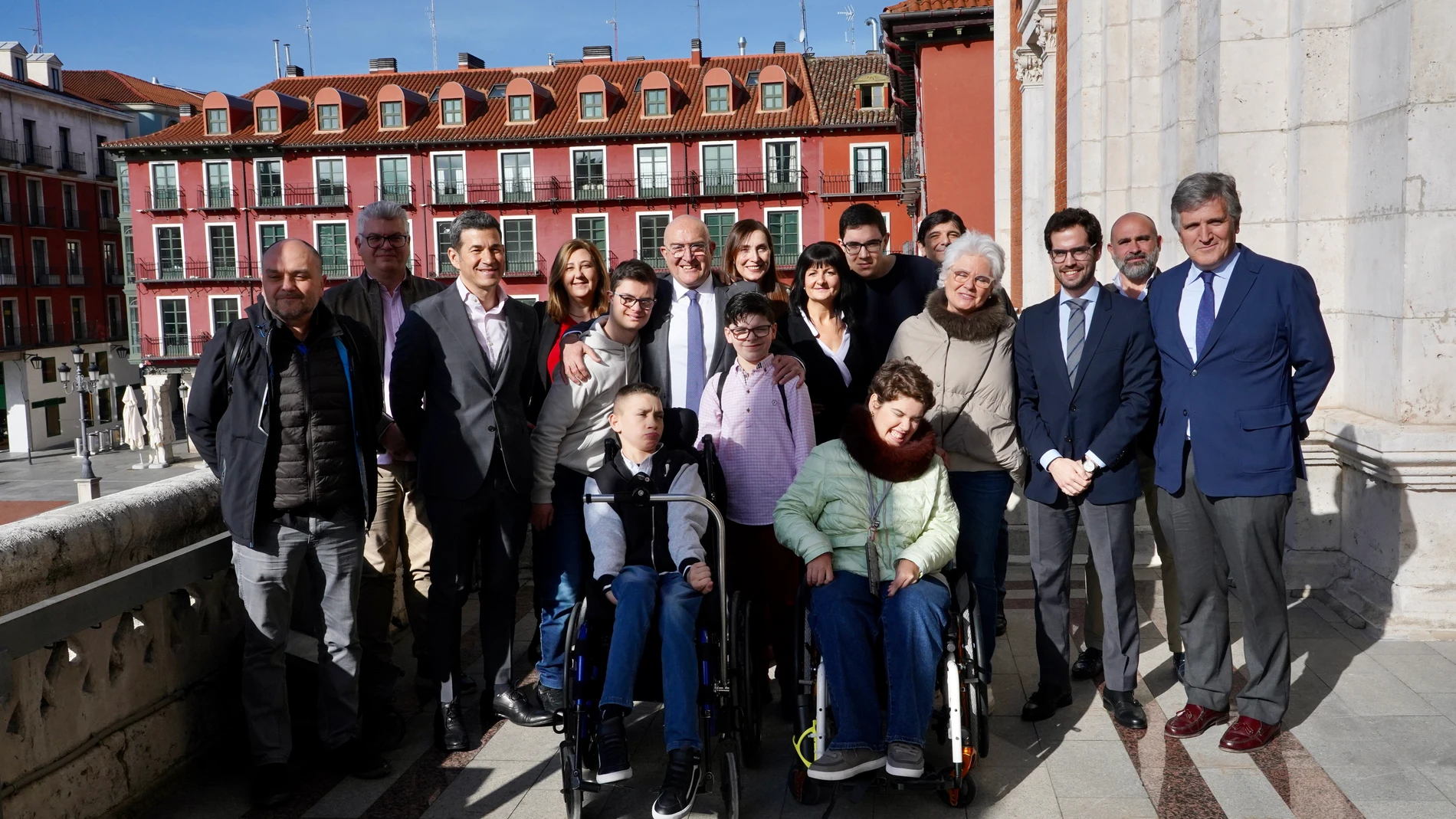 Los participantes de la gala son recibidos por el alcalde de Valladolid, Jesús Julio Carnero