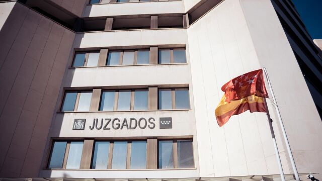 MADRID.-El abogado del novio de Ayuso denuncia un 'ciberataque' a sus ordenadores para conseguir los emails con su cliente
