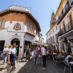 El barrio de la Judería de Córdoba, una zona donde el calor se combate con sombra