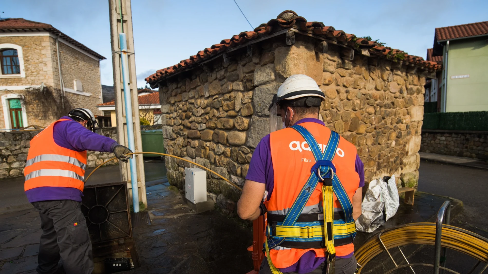 Despliegue de fibra óptica de Adamo en un pueblo de Zamora
