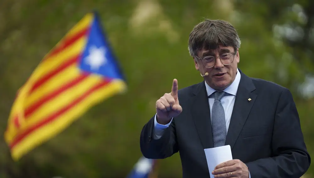 El candidato de JxCat y expresidente de la Generalitat, Carles Puigdemont, protagoniza este sábado un acto en Elna, en el sur de Francia, para presentar su candidatura a las elecciones catalanas del 12 de mayo. 