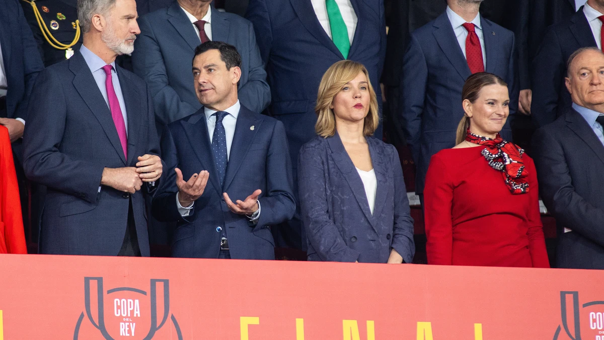 Juanma Moreno acusa a Sánchez de «imponer un protocolo» en la final de la Copa que «no respeta» a Andalucía