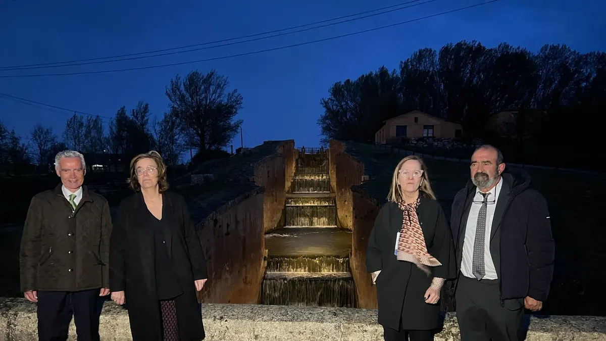 La cuádruple esclusa del Canal de Castilla estrena iluminación sostenible