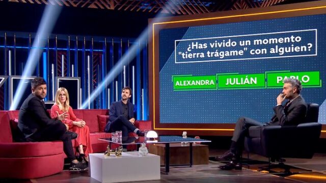 Pablo López, Alexandra Jiménez y Julián López en el plató de 'Martínez y hermanos'