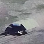 Rusia despliega en Ucrania un sorprendente "tanque-tortuga" con caparazón para protegerse de los drones