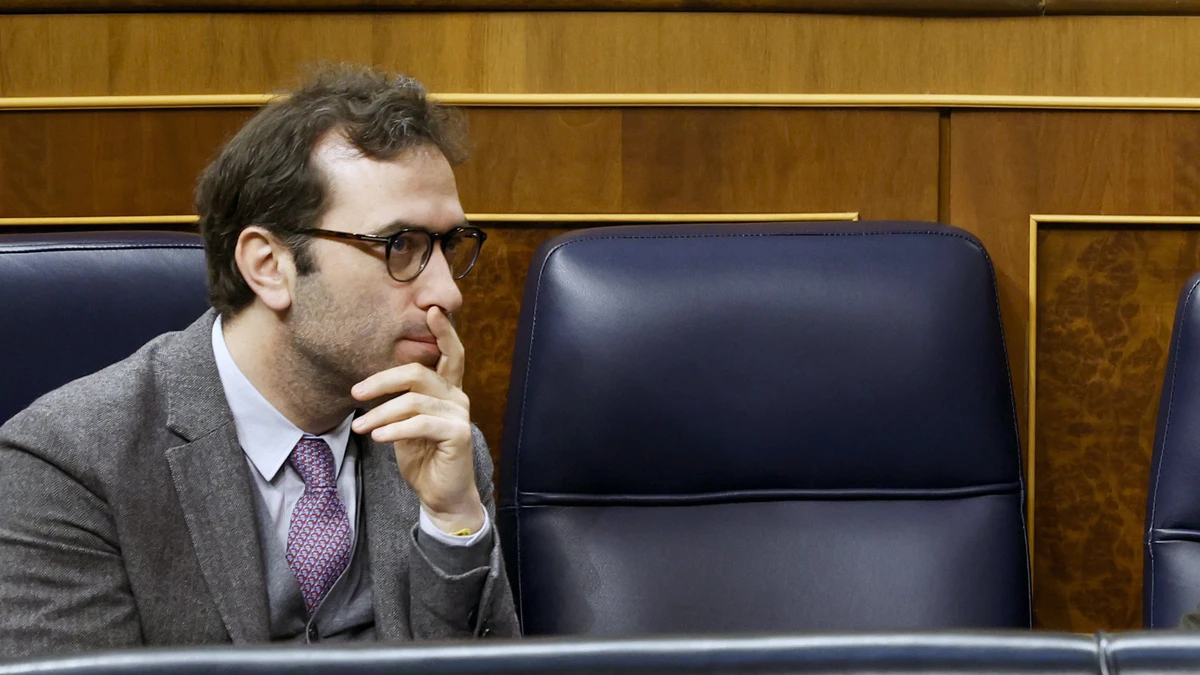 El Gobierno rechaza la opa del BBVA sobre el Sabadell por los “efectos lesivos potenciales en el sistema financiero español”