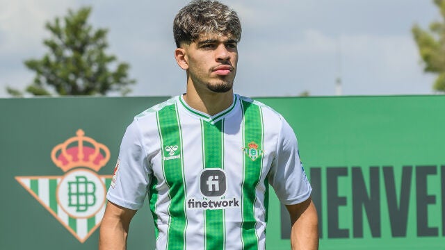 Ez Abde con el Betis
