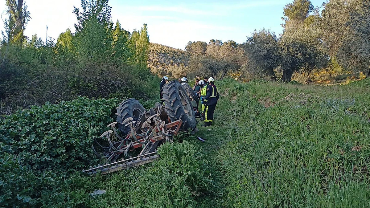 Muere un agricultor, aplastado por su tractor, en Campo Real
