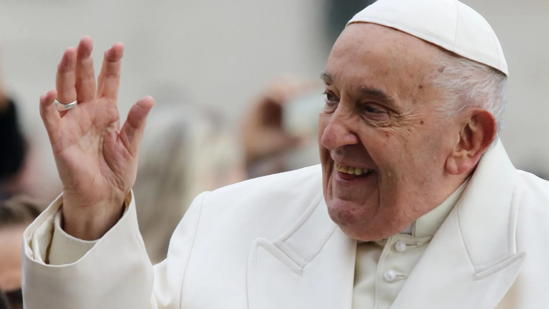 El Papa: "La guerra está en todas partes, recemos juntos y siempre por la paz"
