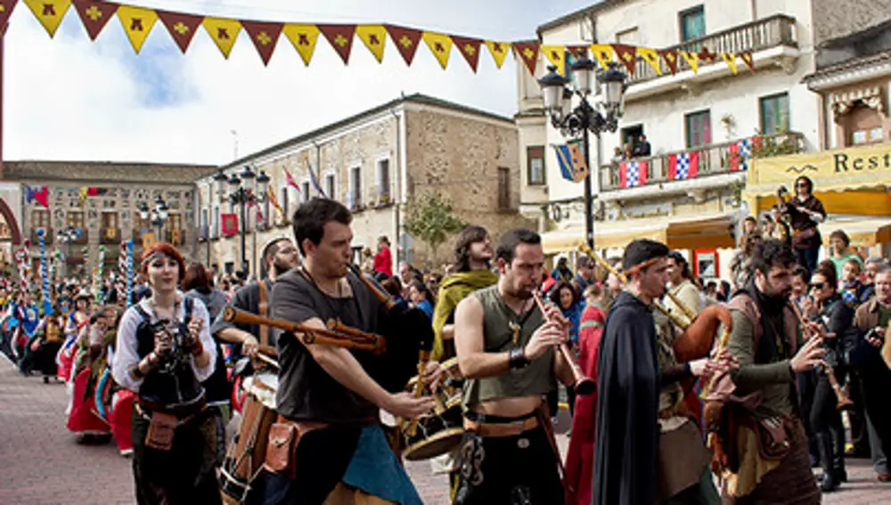 Pasacalles durante las Jornadas Medievales de Oropesa (Toledo)