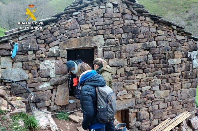 Detenida en una cabaña de Cantabria una finlandesa buscada por salir del país con su hijo