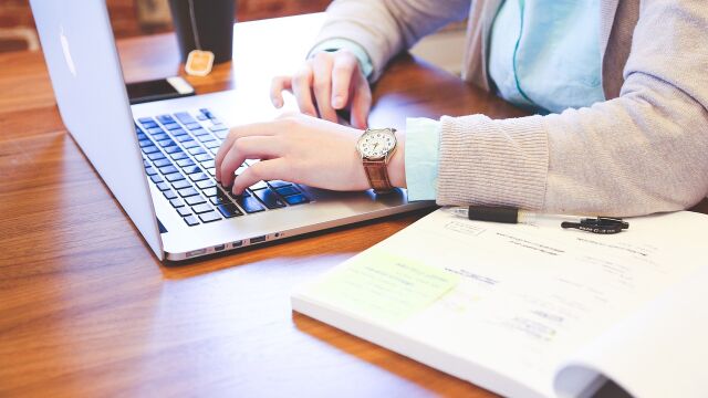 "¡Despídete del desempleo con estilo! Descubre los mejores cursos gratuitos del SEPE en abril de 2024