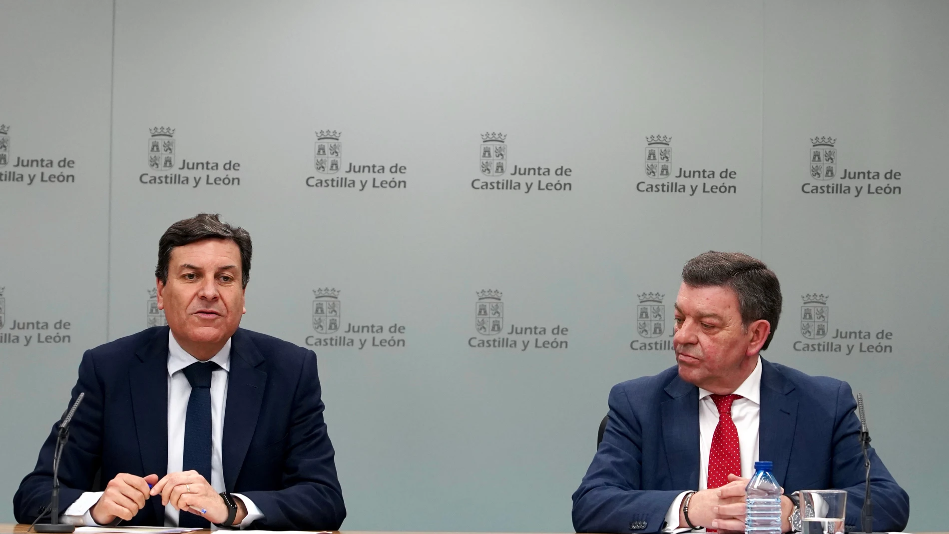 Fernández Carriedo junto a González Gago durante la rueda de prensa posterior al Consejo de Gobierno