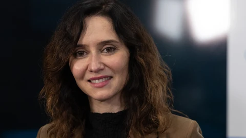Ayuso visita las instalaciones de la multinacional ATOS