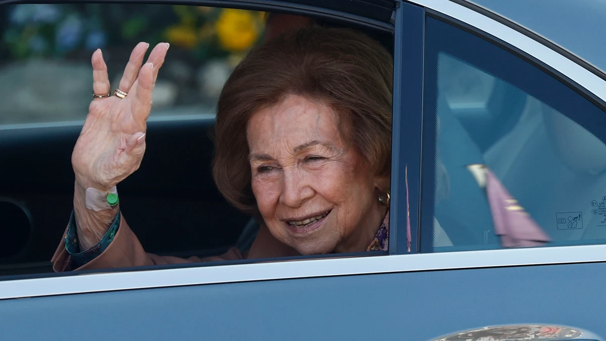 La Reina Sofía, “como nueva”, recibe el alta médica y pone rumbo a Zarzuela