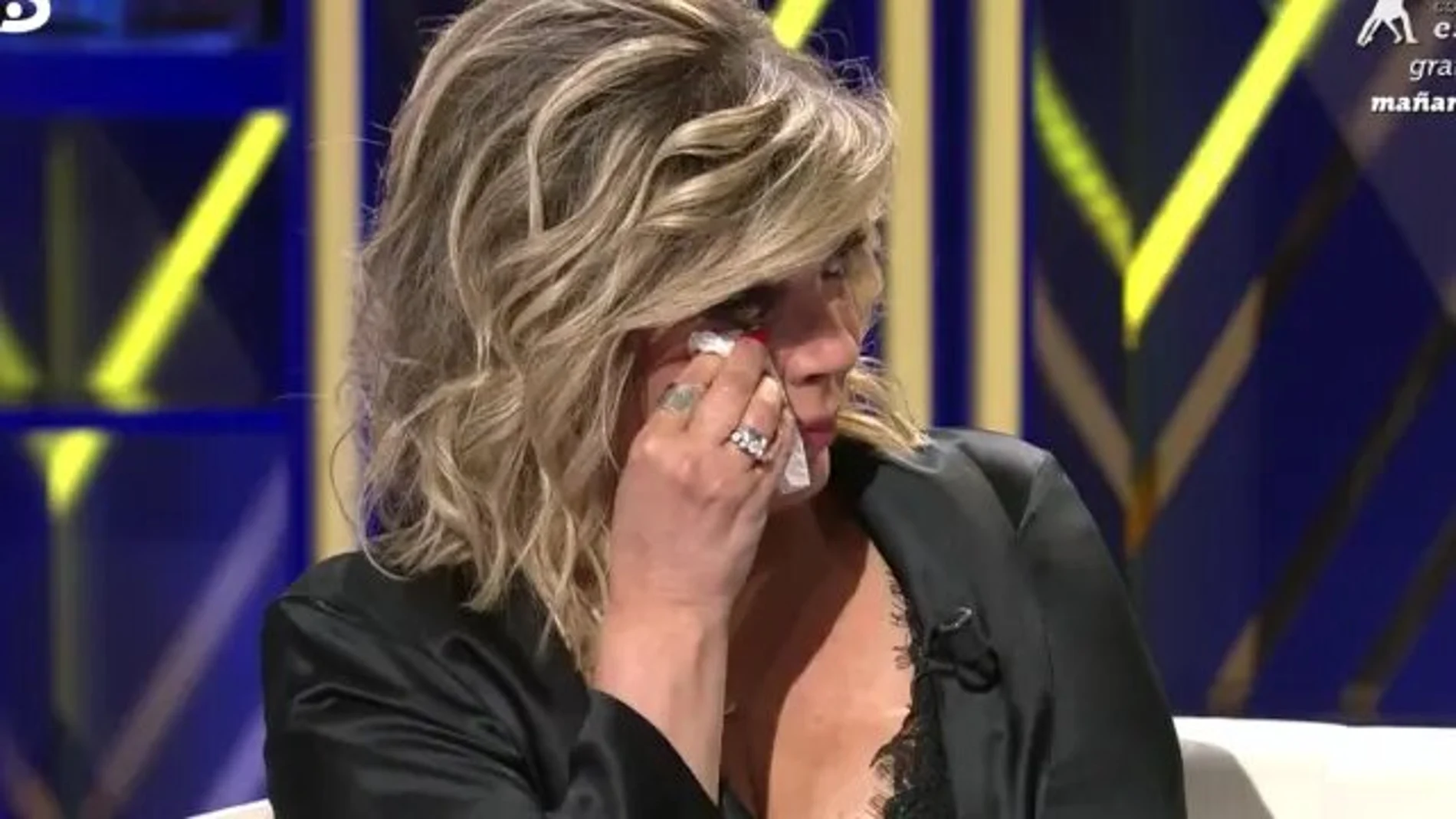 Terelu Campos llora en el plató del programa '¡De viernes!'