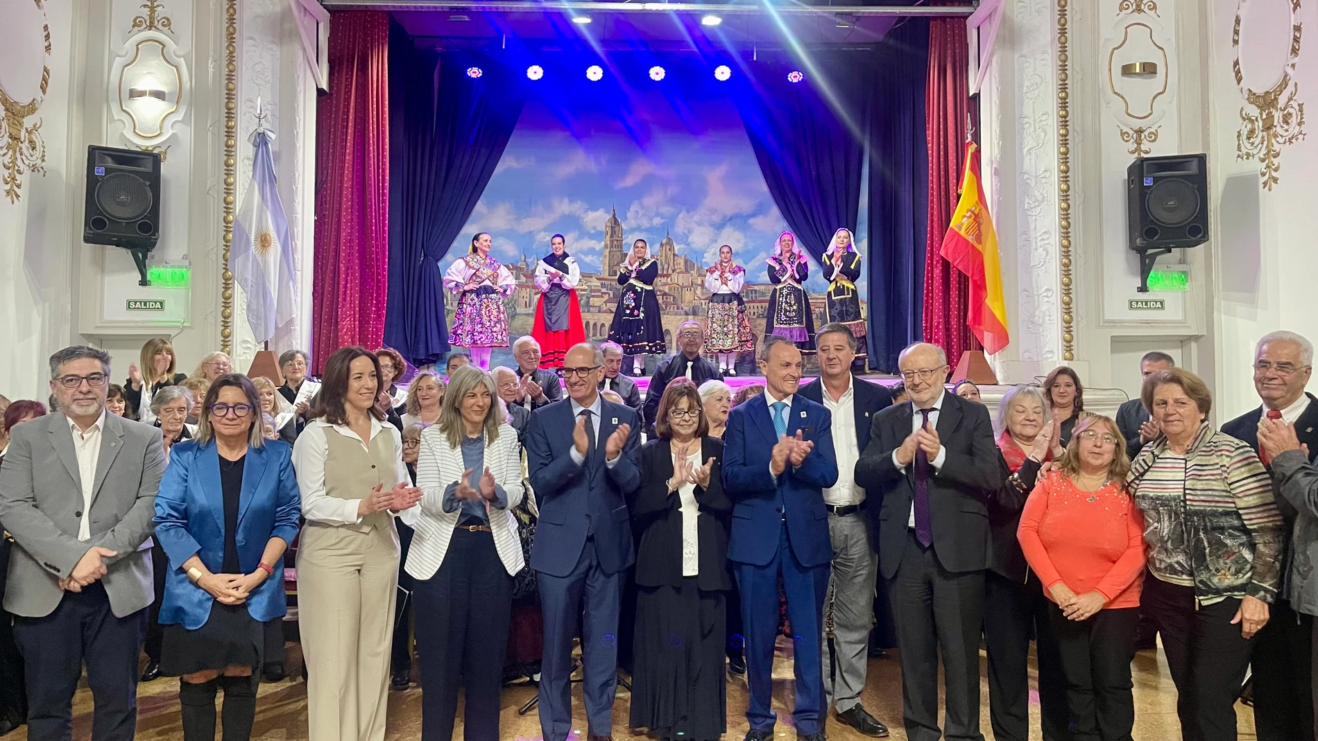 Javier Iglesias con representantes salmantinos en Buenos Aires