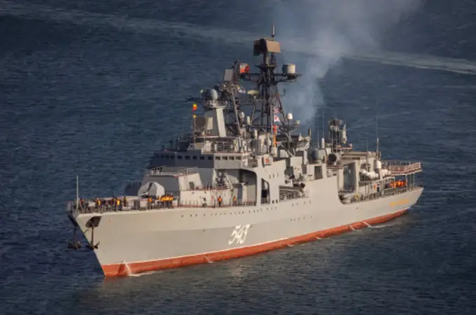 Una fragata rusa armada con misiles hipersónicos Zircon y de crucero Oniks y Kalibr entra en aguas del Mediterráneo
