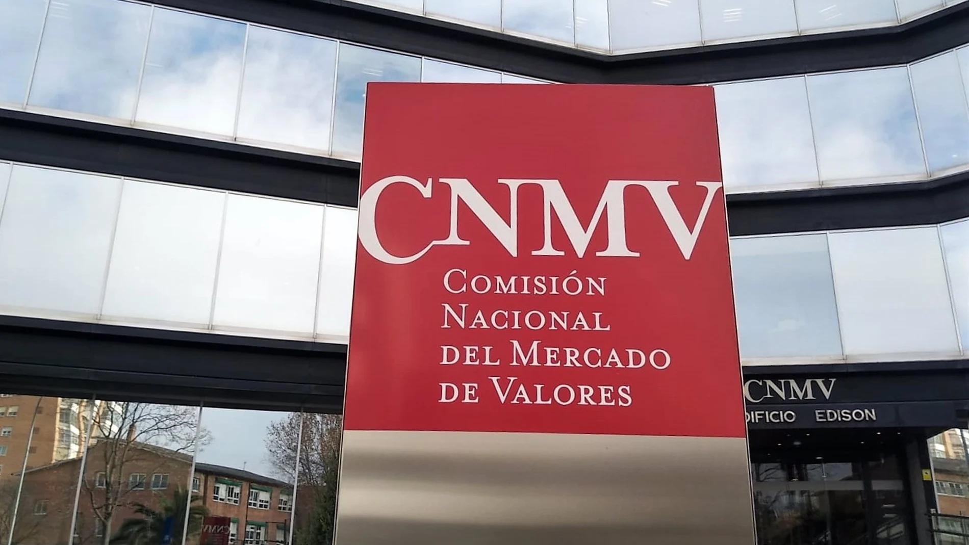Economía/Finanzas.- La CNMV avisa de cuatro entidades no autorizadas para prestar servicios de inversión