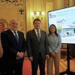 Mañueco, González Corral y Carnero tras firmar el acuerdo para remodelar la estación de autobuses de Valladolid