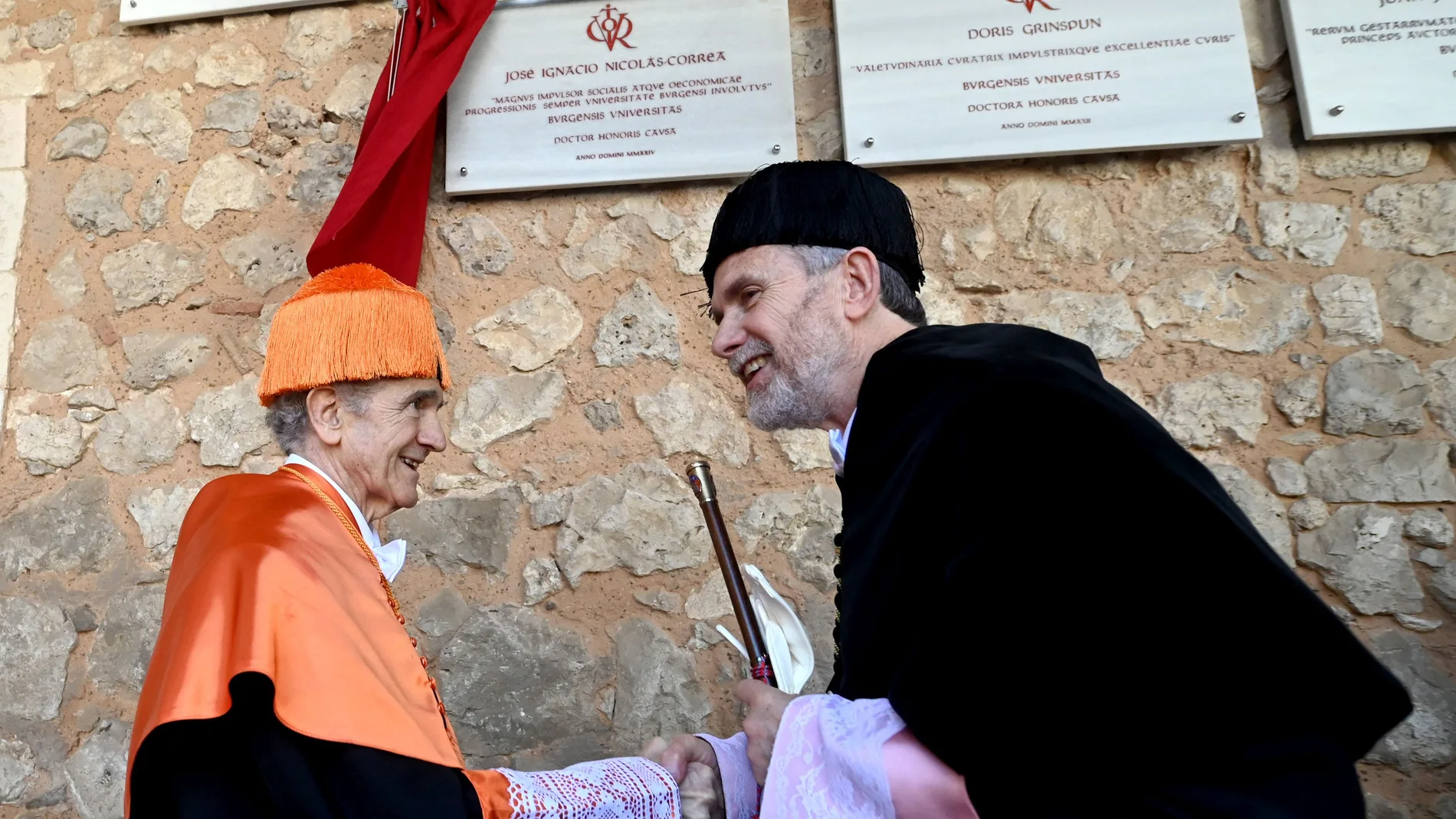 El empresario José Nicolás-Corra junto al rector de la UBU, Manuel Pérez Mateos, antes de ser investido Doctor Honoris Causa