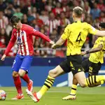 El Atlético visita al Dortmund con tres titulares apercibidos
