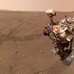 Selfie del Perseverance buscando rocas marcianas