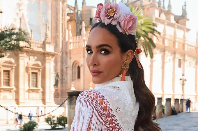Rocío Osorno se vuelve a pasar el juego en la Feria de Abril con este traje de flamenca de lo más tradicional