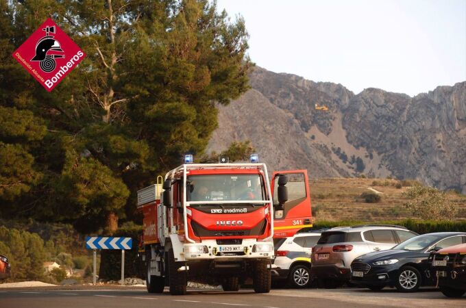 Incendios.- Estabilizado el incendio forestal de Tàrbena (Alicante) y los evacuados pueden regresar a sus casas