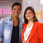 Chábeli y Julio Iglesias Jr derrochan complicidad y presentan 'Los Iglesias. Hermanos a l obra'