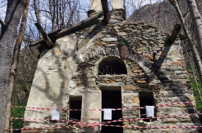 La iglesia abandonada donde fue encontrado el cuerpo de una mujer "vampiro" en Italia