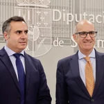 El presidente de la Diputación, Javier Iglesias, acompañado del diputado de empleo, Antonio Labrador, presentan la nueva convocatoria de los Planes Provinciales 2024-2025