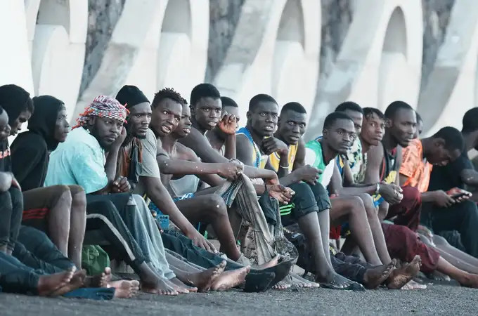 Canarias en alerta: Llegada de 198 migrantes en tres embarcaciones