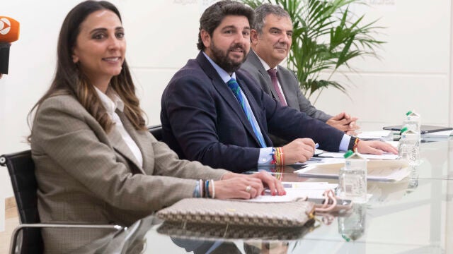 Teresa Ribera se reúne con el presidente de Murcia, Fernando López Miras en Murcia.