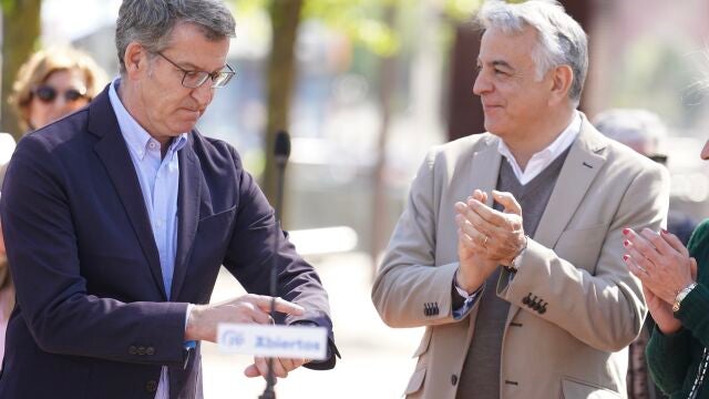 Feijóo apoya a Javier de Andrés en el último día de la campaña electoral vasca