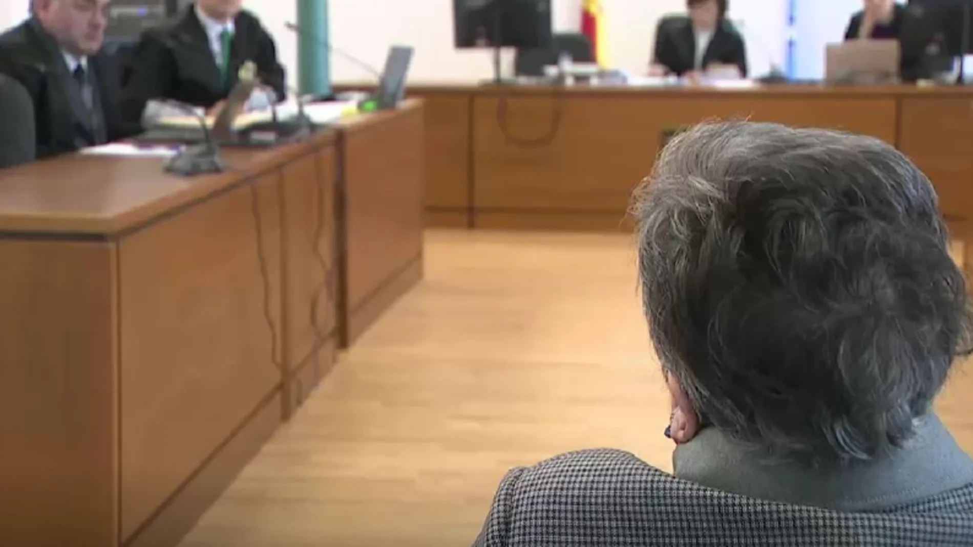 La acusada durante el juicio.