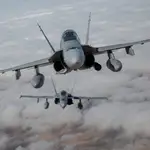 Dos F-18 españoles durante unas maniobras