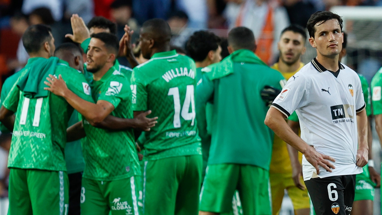 El Valencia dará la carta de libertad a Hugo Guillamón para que fiche por este nuevo equipo