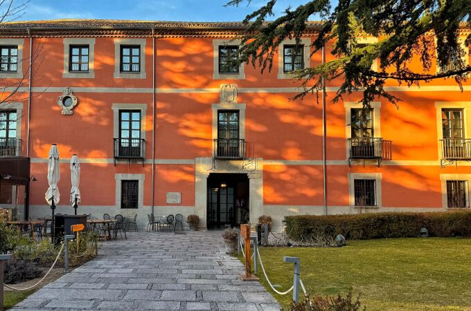 El Palacio de Sofraga está enclavado en la esquina noreste de la Muralla de Ávila, Patrimonio de la Humanidad