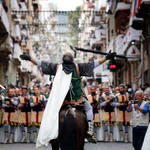 Alcoi da comienzo a la trilogía de los Moros y Cristianos con el desfile de ambas tropas