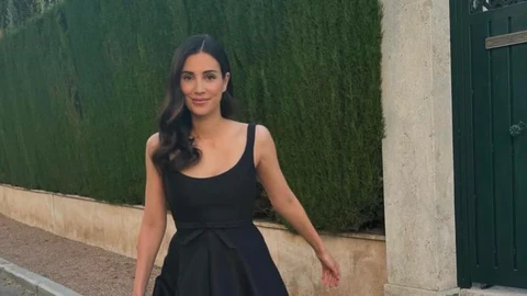 Sassa de Osma con vestido negro