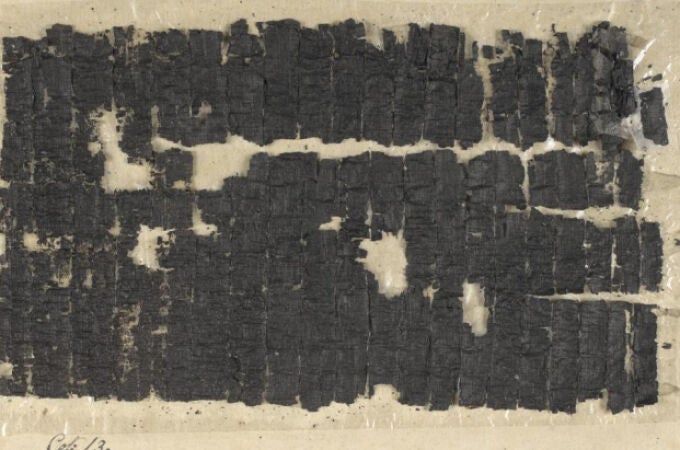 Uno de los papiros de Herculano, desenrollado, en la British Library