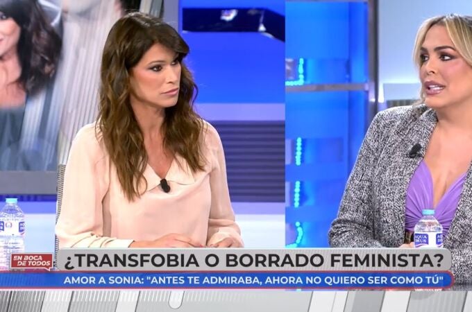 Sonia Ferrer y Amor Romeira en "En boca de todos"