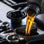 Cambiando el aceite del coche 