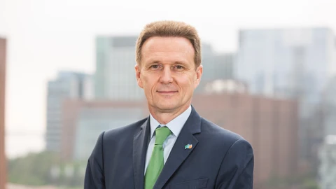 Avangrid CEO Pedro Azagra Named City & State Trailblazer in Clean Energy