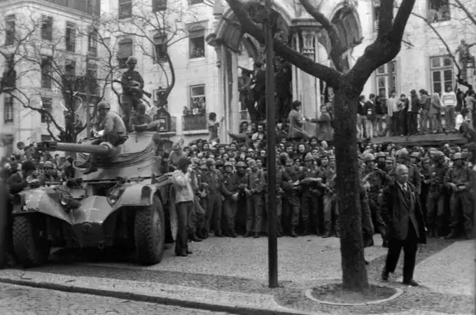 Portugal se vuelca en la conmemoración del 50º aniversario de la Revolución de los Claveles