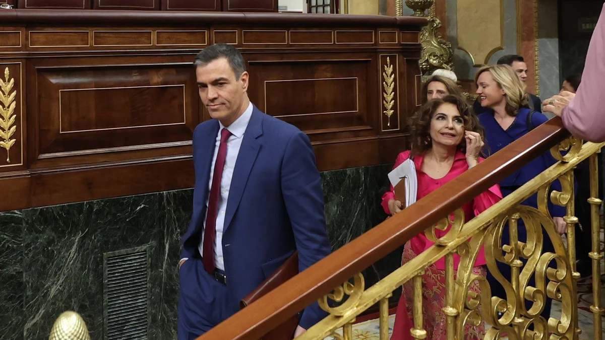 Sánchez reúne de urgencia a su gabinete, a algunos ministros y a Santos Cerdán en Moncloa